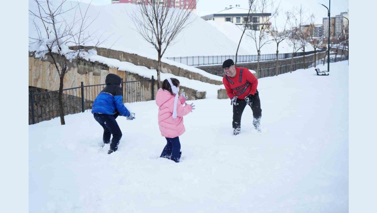 Muş'ta okullar 1 gün tatil edildi