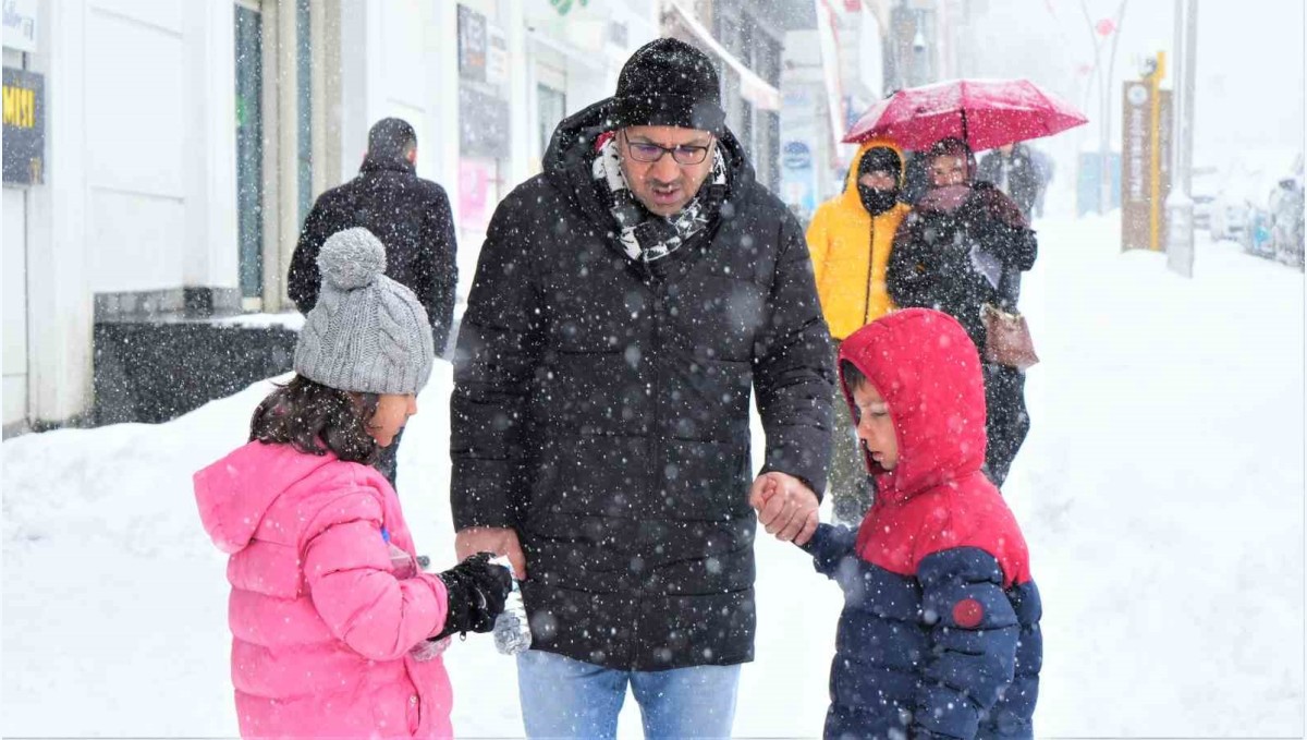 Muş'ta okullar tatil edildi