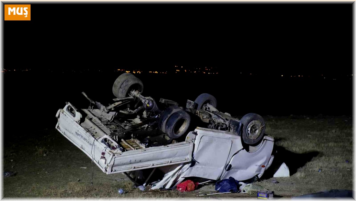 Muş'ta otomobille çarpışan kamyonet ters döndü: 5 yaralı