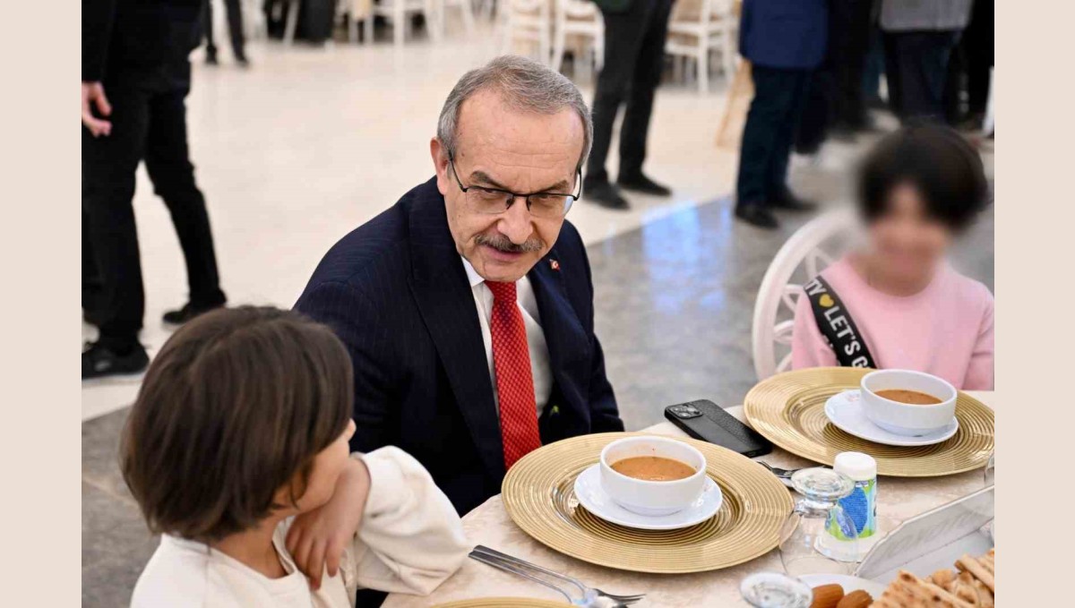 MÜSİAD Malatya Şubesi gönül sofrasını yetimlere açtı