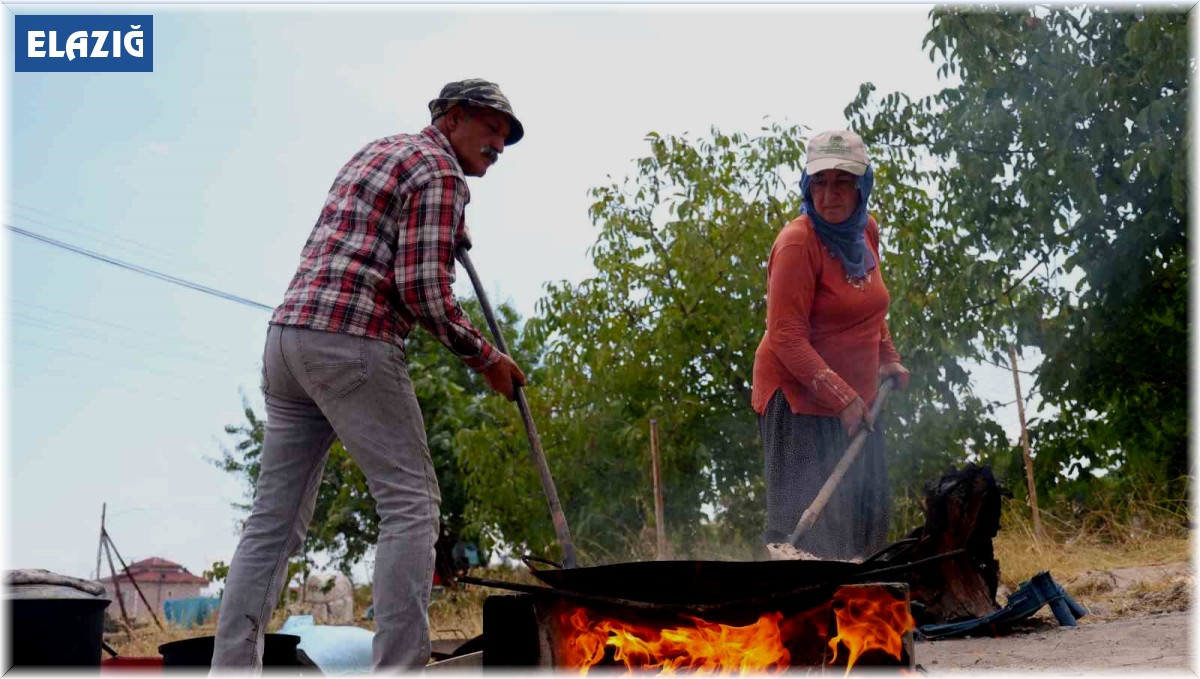 Nohudun kum ve ateşle dansı