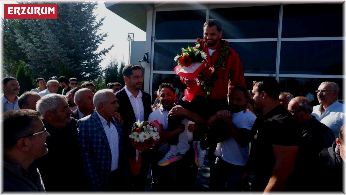 Olimpiyat şampiyonu İbrahim Bölükbaşı, memleketi Erzurum'da omuzlarda karşılandı