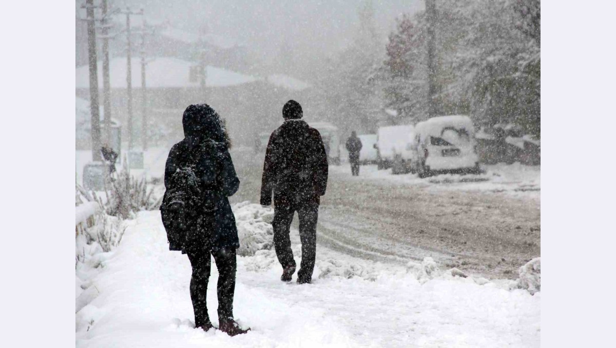 Otlukbeli ve Çayırlı buz tuttu