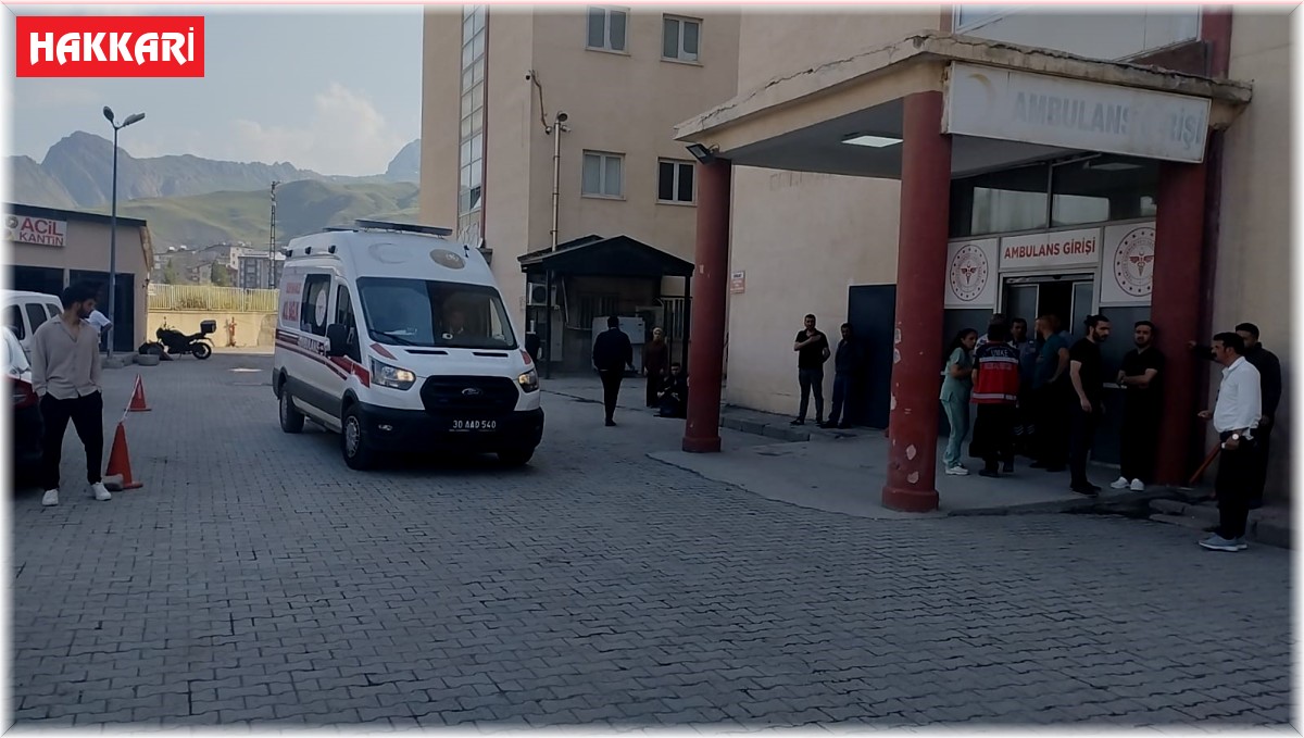 Otomobil Zap Suyu'na uçtu: Polis ve eşi yaralı kurtarıldı