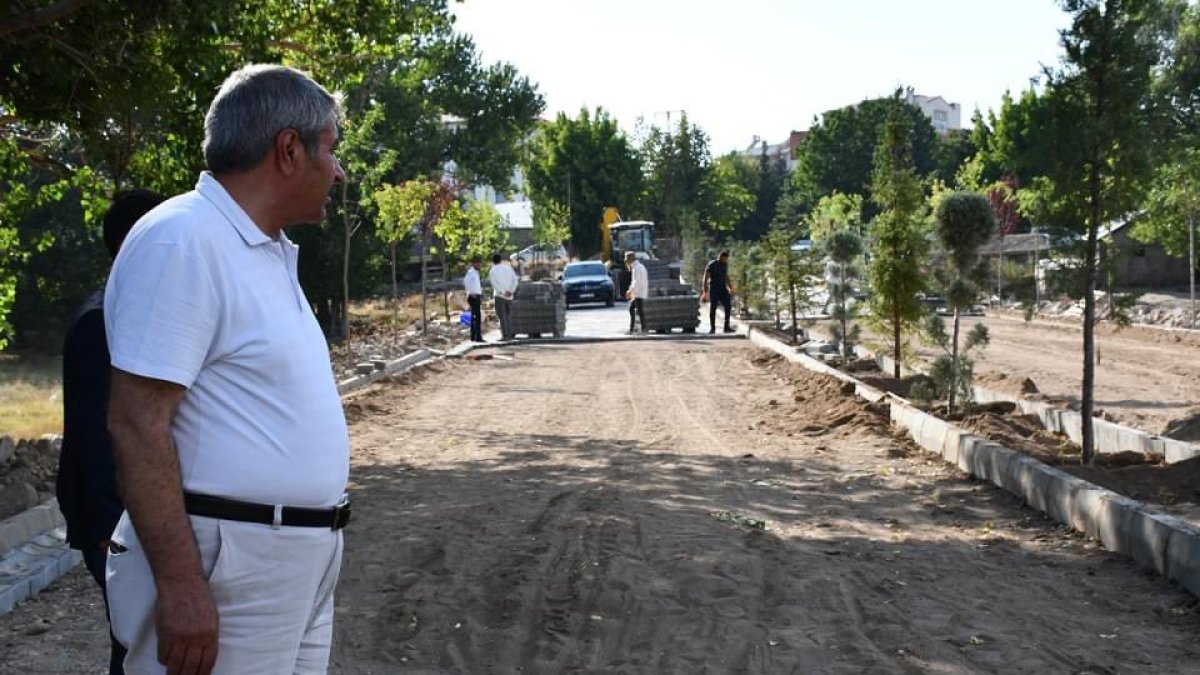 Patnos’ta Ağaçlandırma ve Çevre Düzenleme Çalışmaları Devam Ediyor