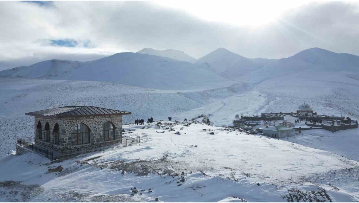 Pir Ali Baba Türbesi yenilendi