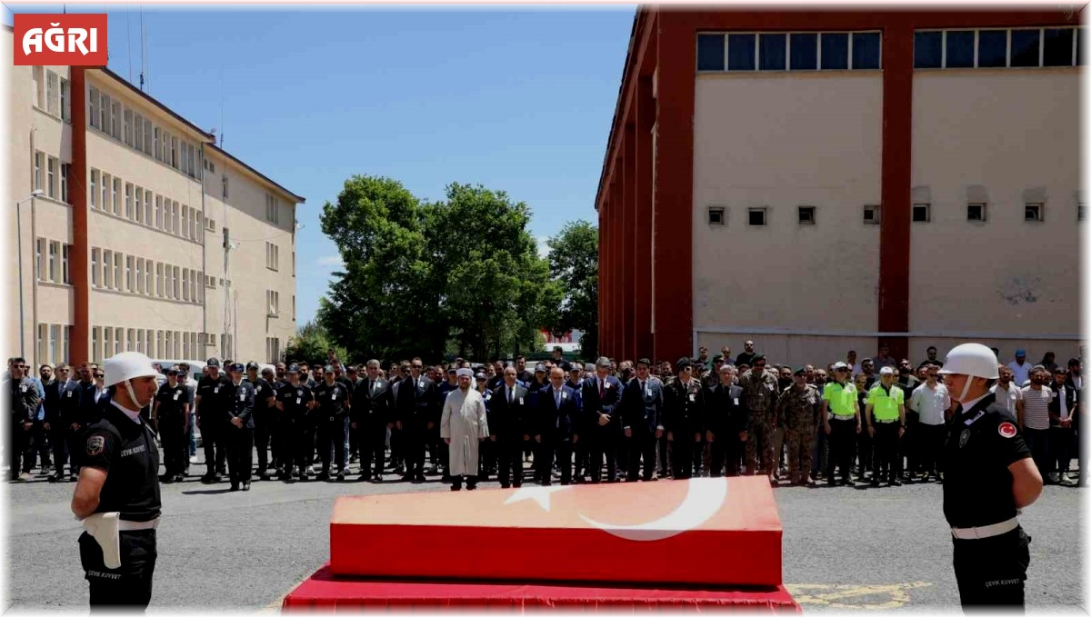 Polis memuru İsmail Erdem Aksoy için Ağrı'da cenaze töreni düzenlendi