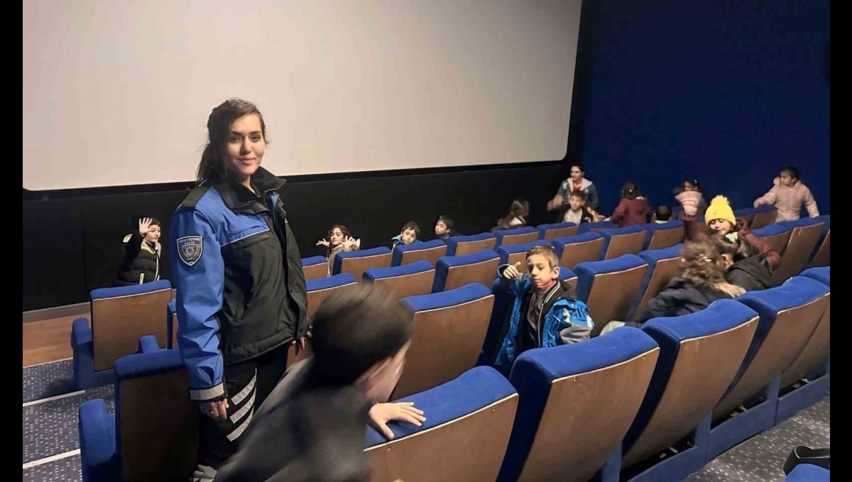 Polislerden sinema etkinliği