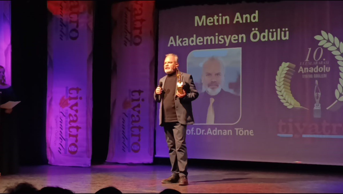 Prof. Dr. Tönel'e "Uluslararası Metin And Akademi Ödülü" verildi