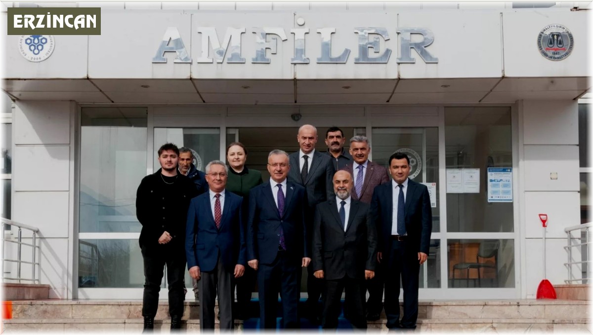 Rektör Levent Hukuk Fakültesi öğrencilerimizle bir araya geldi