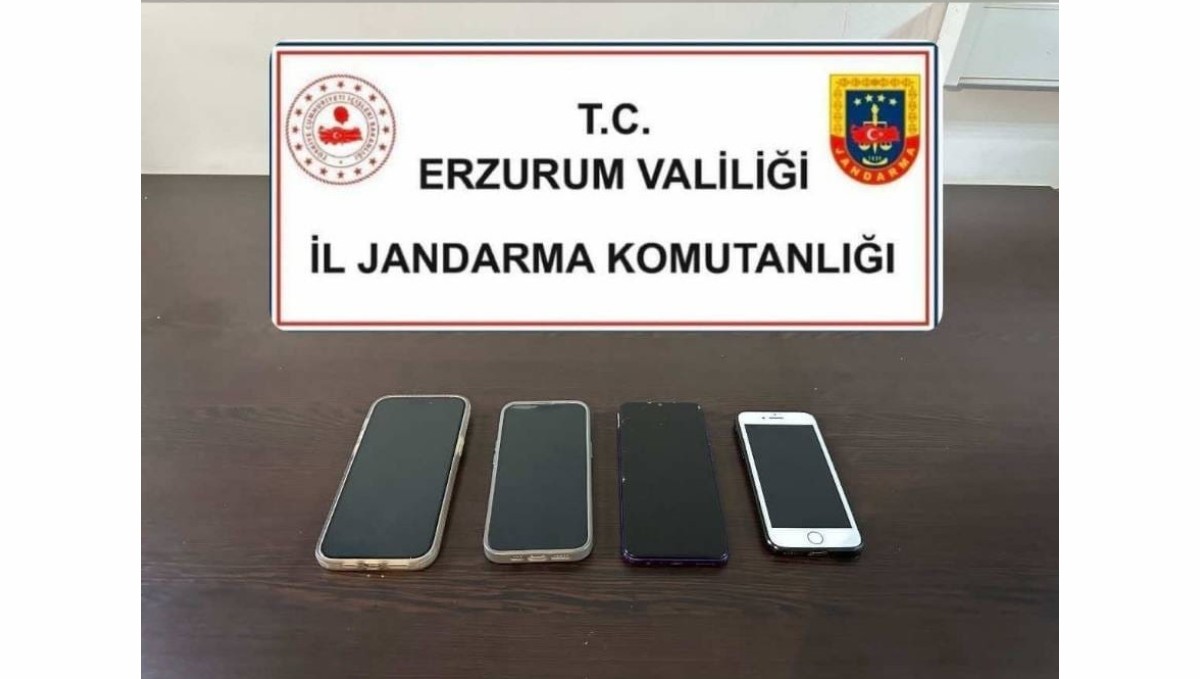 Sahte cep telefonu satıcılarına suçüstü