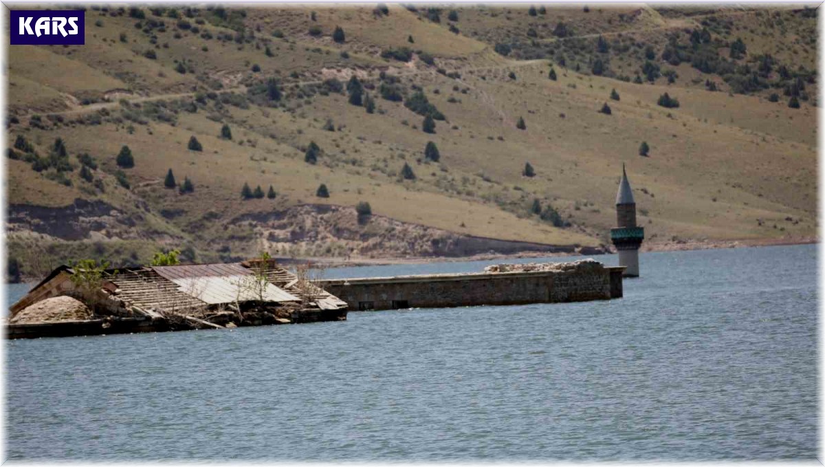 Sarıkamış'ta baraj suyu çekildi