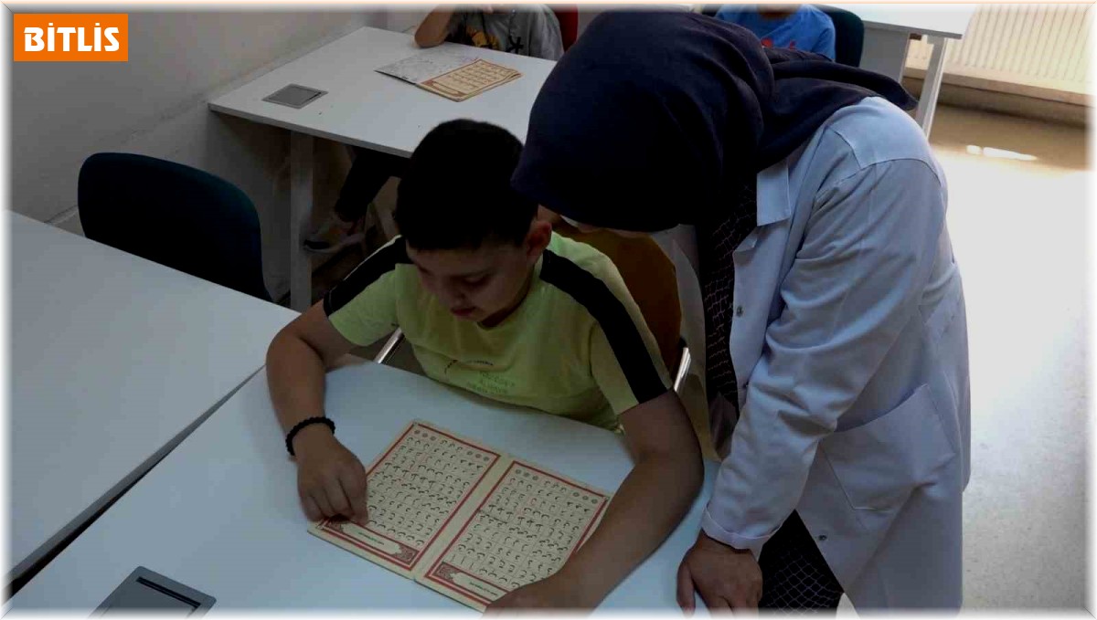 Tatvan Gençlik Merkezi'nde temel dini bilgiler eğitimi veriliyor