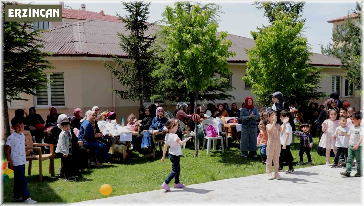 Tekinler Kız Kur'an Kursu'nda yılsonu kapanış programı düzenlendi