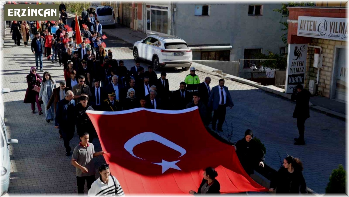 Tercan'da Cumhuriyet Yürüyüşü yapıldı