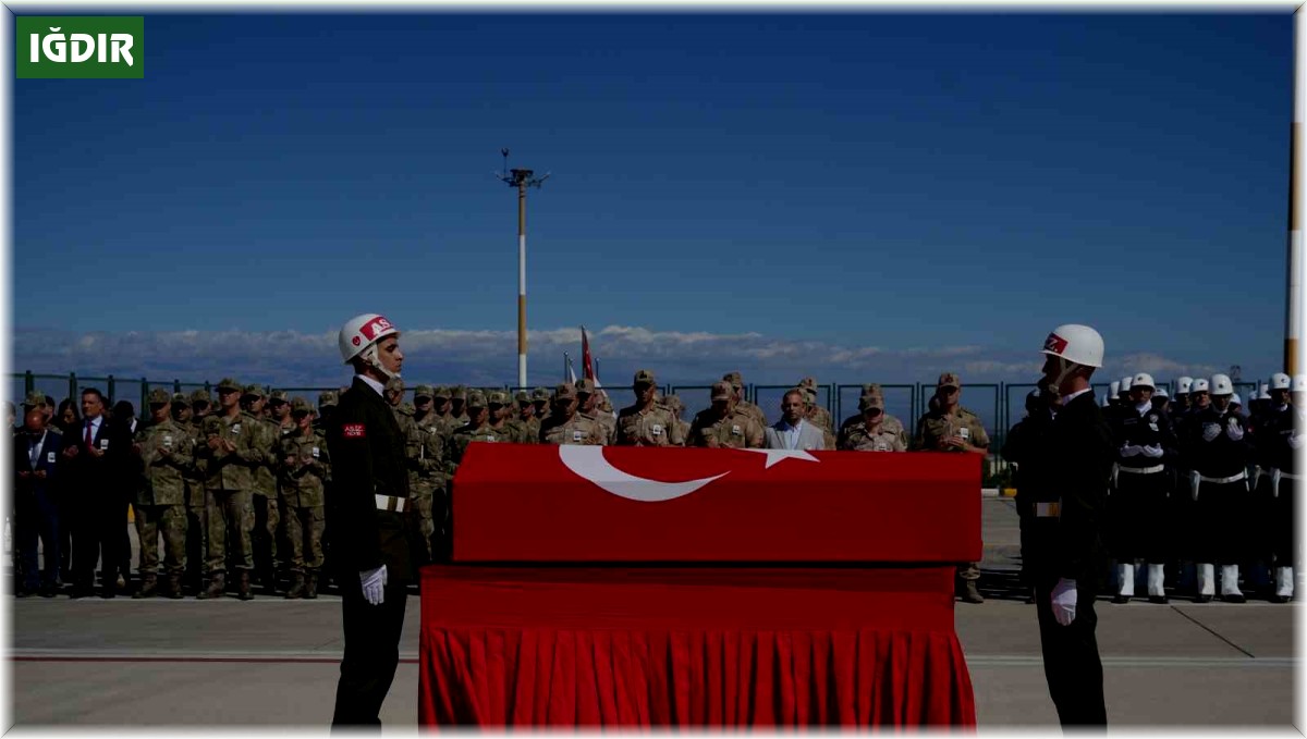 Trafik kazasında şehit olan Piyade Uzman Çavuş törenle memleketine uğurlandı