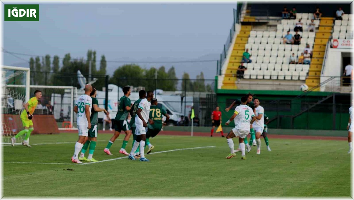 Trendyol 1. Lig: Iğdır FK: 1 - Esenler Erokspor: 2