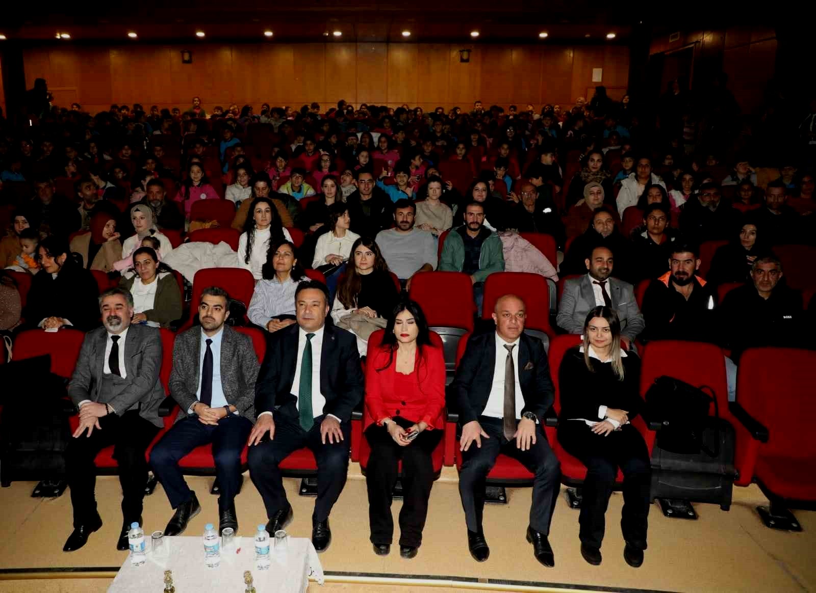 Tunceli'de 'çocukların sesinden şiirler' etkinliği