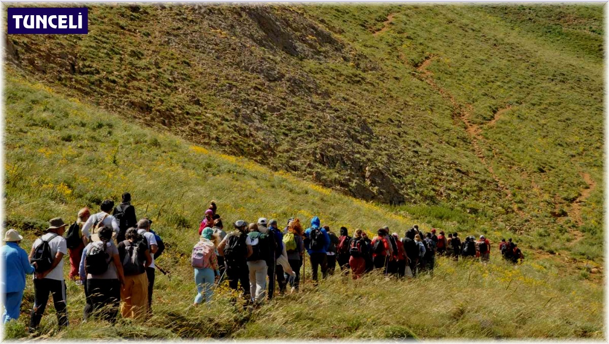 Tunceli'de doğa harikası krater gölüne gezi