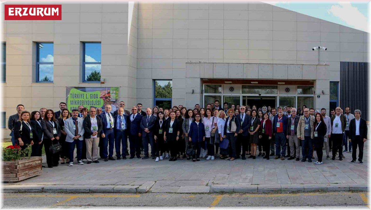 Türkiye 1. Gıda Mikrobiyolojisi Kongresi Atatürk Üniversitesi'nde devam ediyor