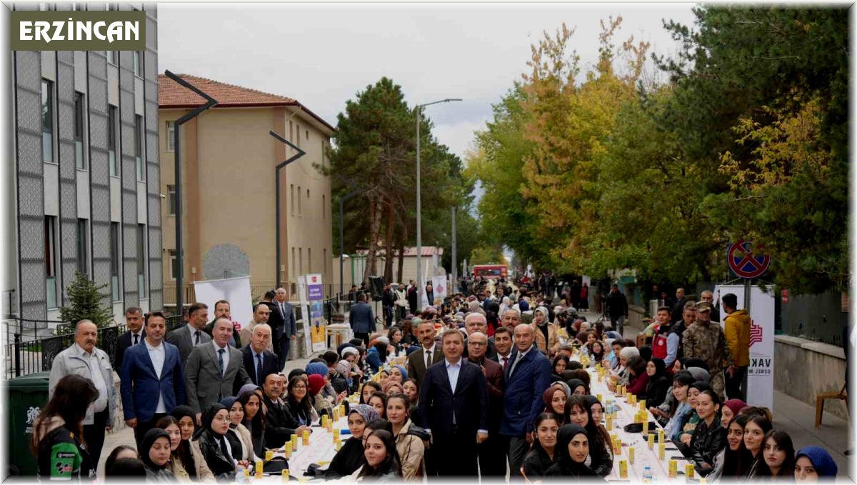 Üniversite öğrencilerine hoş geldiniz kahvaltısı