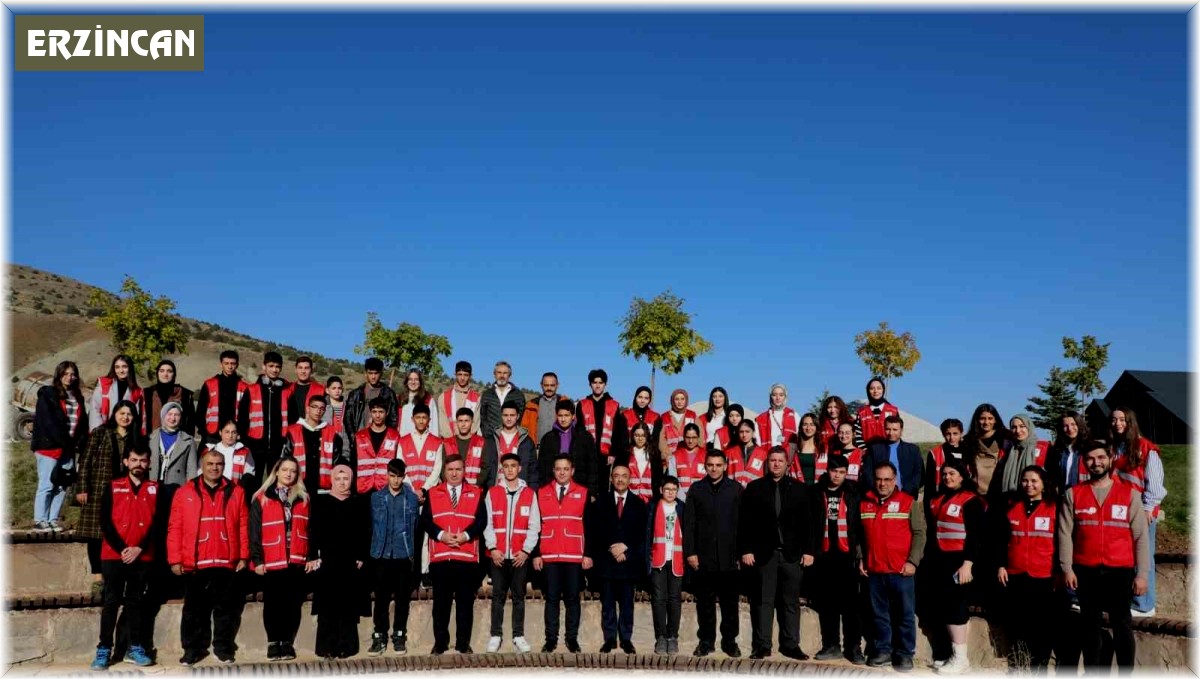 Vali Aydoğdu Kızılay'ın öğrencileriyle bir araya geldi