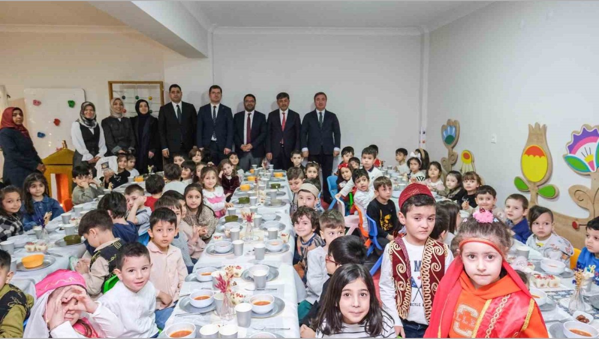 Vali Aydoğdu tekne orucu tutan miniklerle iftarda bir araya geldi