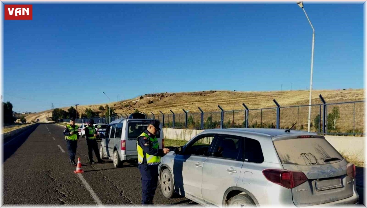 Van'da 142 araç trafikten men edildi