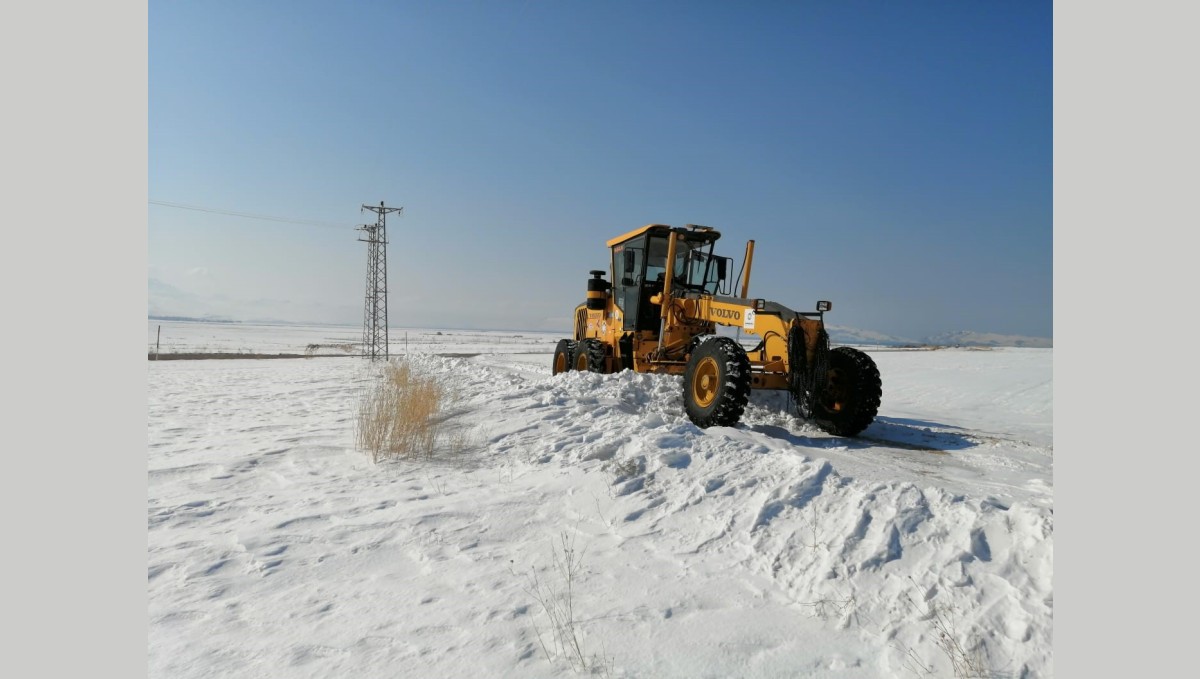 Van'da 235 yerleşim yerinin yolu ulaşıma kapandı