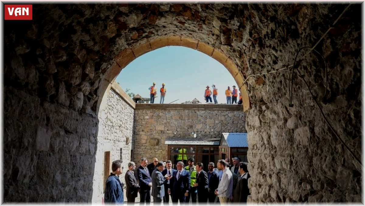 Van'da 767 yıllık tarihi İzzettin Şir Camii restore ediliyor