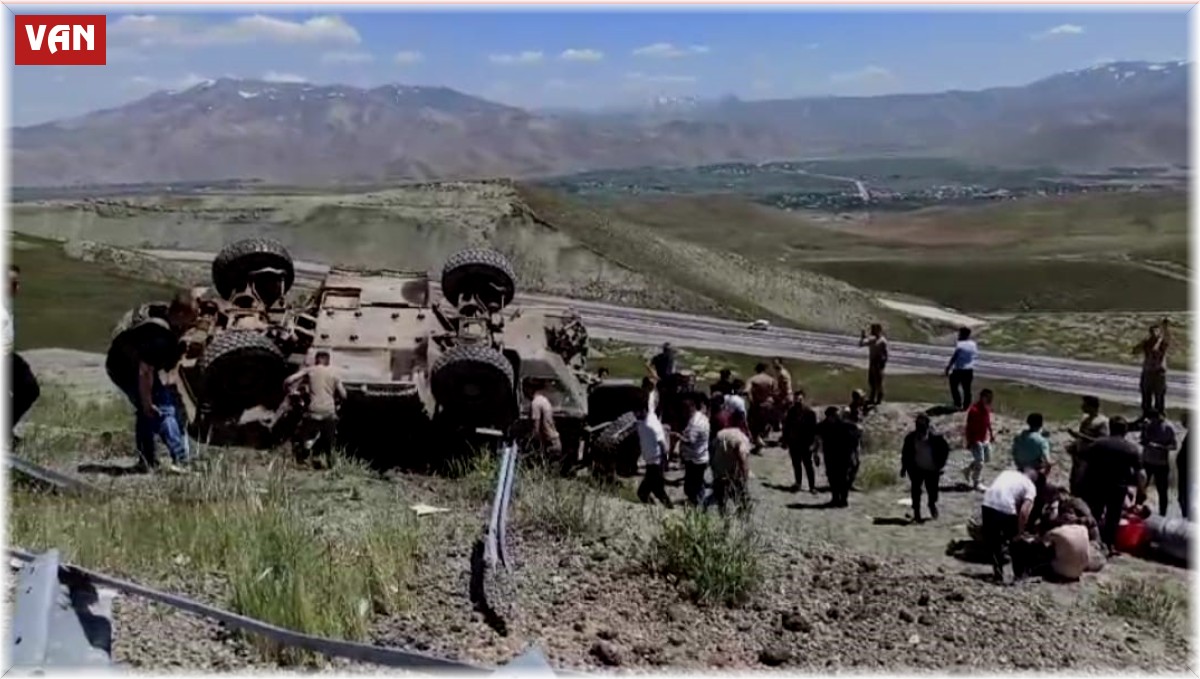 Van'da askeri araç devrildi: 3 asker yaralı