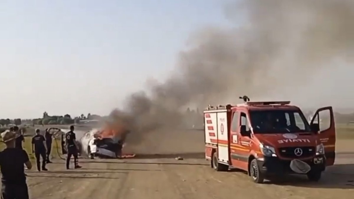 Van'da park halindeki otomobil alev alev yandı