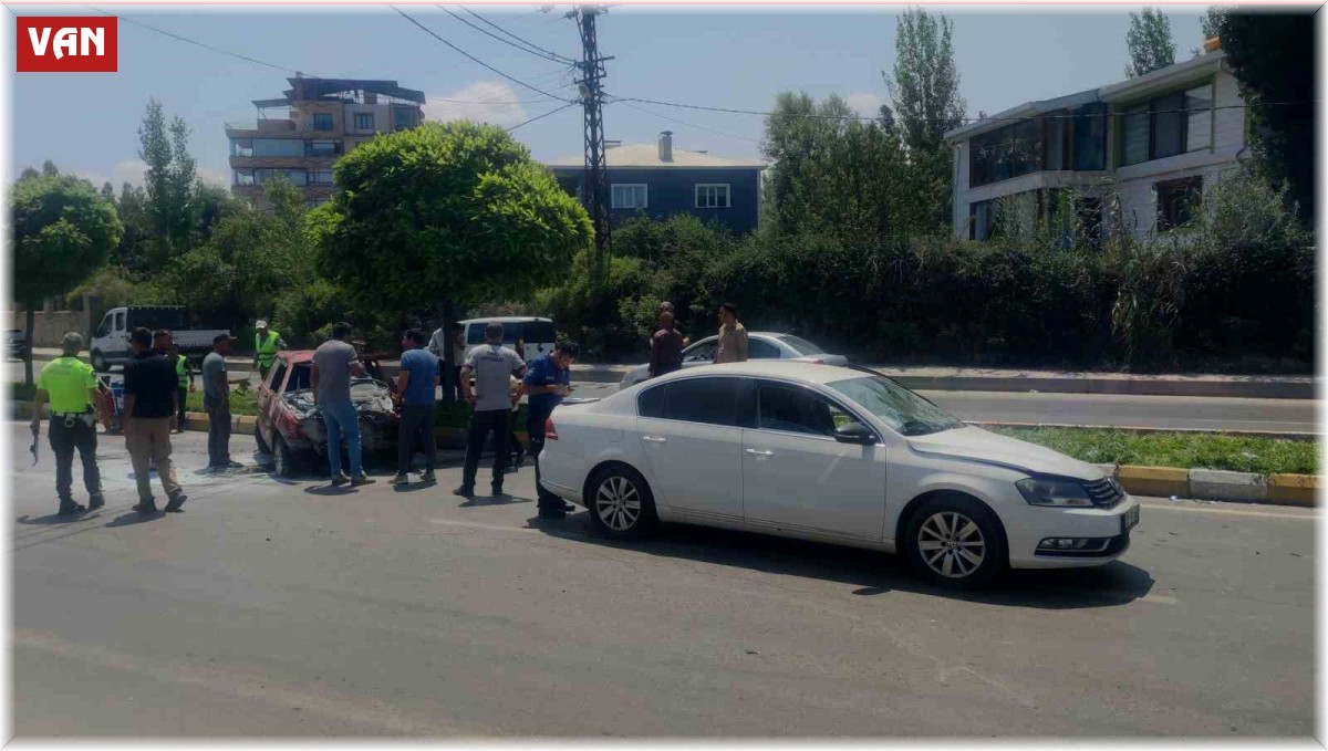 Van'da trafik kazası: 2 yaralı