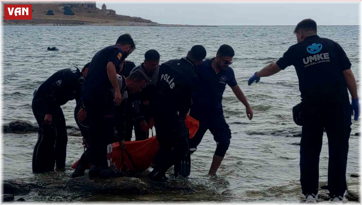 Van Gölü'nde 1 kişinin boğulduğu ihbarına giden ekipler 2 kişinin cansız bedenine ulaştı