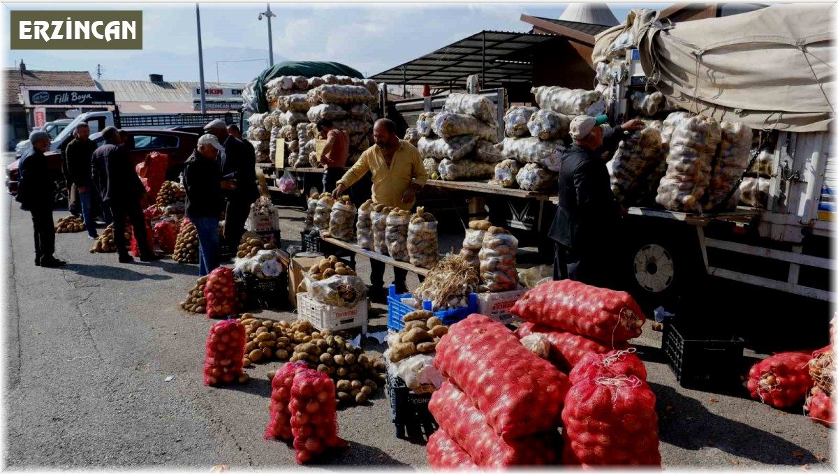 Vatandaşların kışlık patates ve soğan stoku başladı