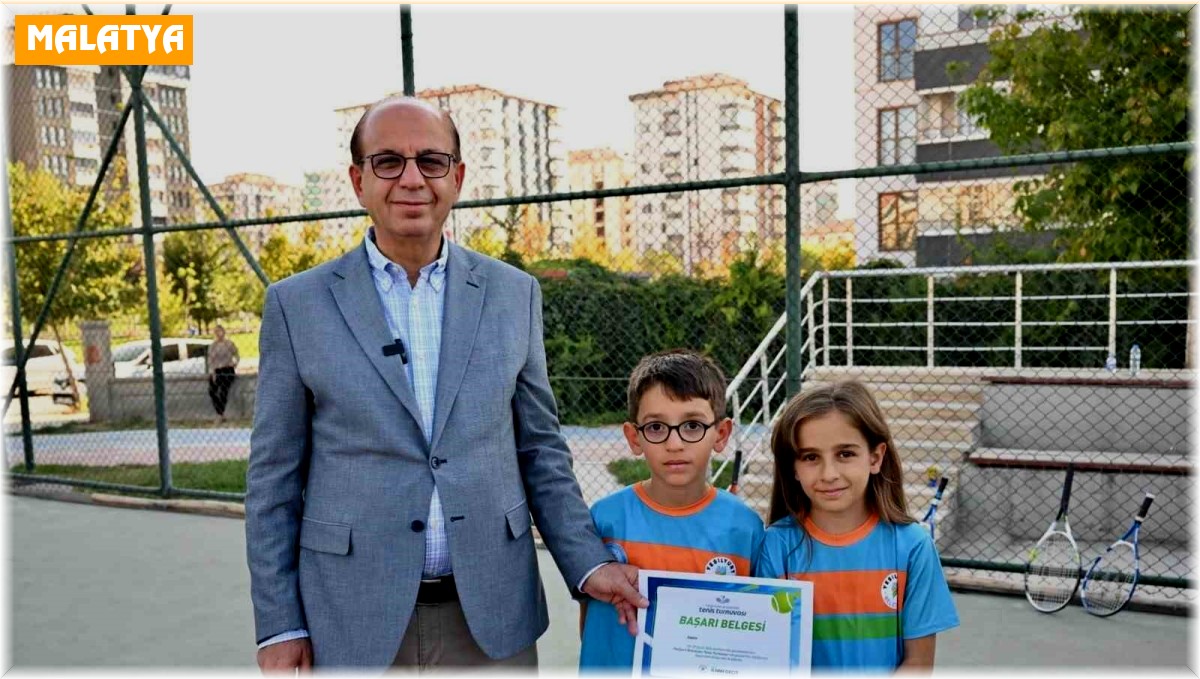 Yeşilyurt'ta tenis turnuvası heyecanı yaşandı