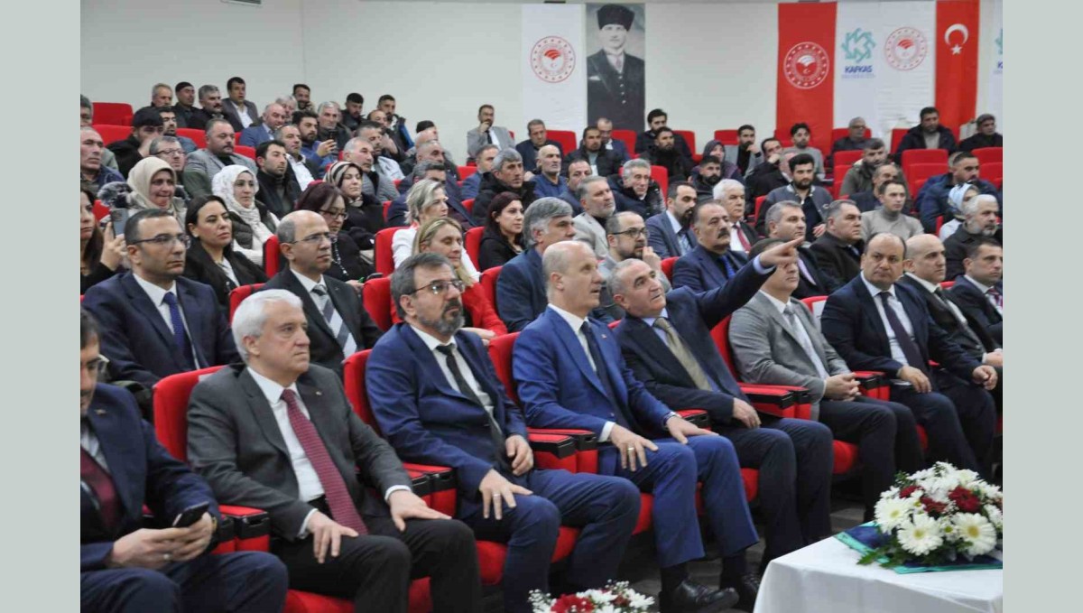 YÖK Başkanı Özvar, Kars'ta Yetiştirici Eğitimi Çalıştayı'na katıldı