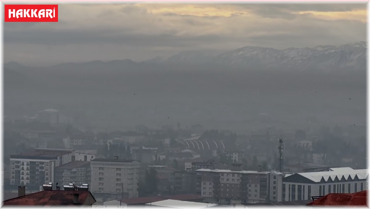 Yüksekova sis altında