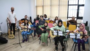 Elazığ Belediyesinin enstrüman kurslarına yoğun ilgi