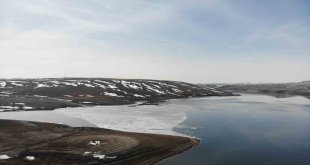 Kars Baraj Gölü'nün buzları çözüldü