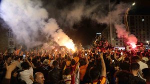 Elazığ'da Galatasaray taraftarlarının şampiyonluk coşkusu