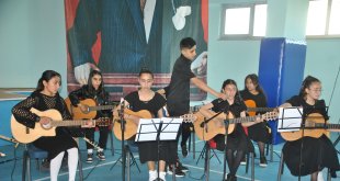 Eleşkirt'te gençlik konseri beğeni topladı