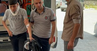 Bitlis'te tarım aracının devrilmesi sonucu 8 çocuk yaralandı