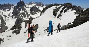 İkiyaka Dağları ve Sat Buzul Gölleri adrenalin tutkunlarını ağırladı