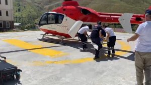 Bahçesaray'da ambulans helikopter yüksekten düşen hasta için havalandı