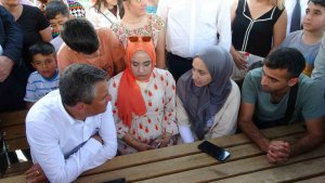 CHP liderinden Malatya'da konteyner kent ziyareti