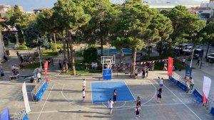 Erzincan'da sokaklar basketbol sahasına döndü