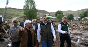 Erzurum Valisi Mustafa Çiftçi, selden etkilenen mahallede inceleme yaptı