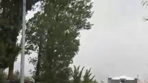 Patnos'ta sağanak yağış hayatı felç etti