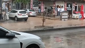Özalp'ta şiddetli yağmur sele neden oldu
